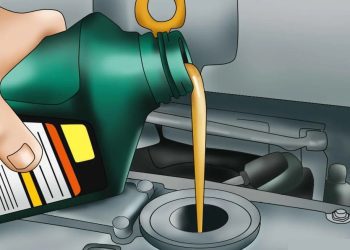 Cách thêm dầu bôi trơn vào xe của bạn