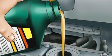 Cách thêm dầu bôi trơn vào xe của bạn