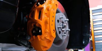 Caliper: 5 Triệu chứng “Bắt bệnh” Hư hỏng Càng Phanh