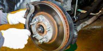 Khi nào thì bạn cần phải thay thế phanh?