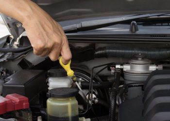 Hướng dẫn kiểm tra dầu hộp số tự động