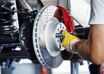 Kiểm tra chẩn đoán và sửa chữa các vấn đề về phanh