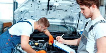 Kiểm tra các chất lỏng trong ô tô của bạn