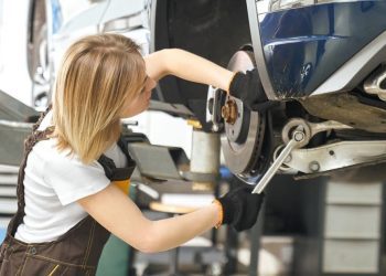 10 lý do mà bạn nên học để tự sửa chữa ô tô của bạn
