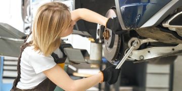 10 lý do mà bạn nên học để tự sửa chữa ô tô của bạn