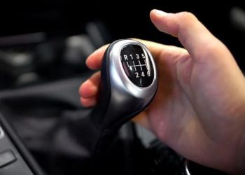 5 Dấu hiệu cho thấy Xe của bạn không chuyển số đúng cách