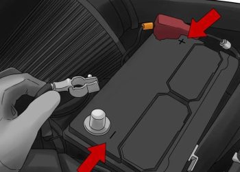 Hướng dẫn các bước tháo ắc quy ô tô