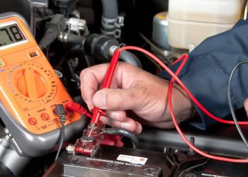 Hướng dẫn kiểm tra ắc quy ô tô bằng đồng hồ vạn năng