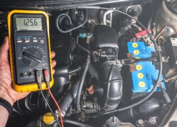 Dấu hiệu cảnh báo ắc quy xe của bạn đã quá cũ