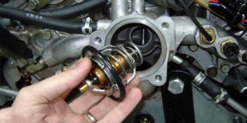 Cách khắc phục sự cố van hằng nhiệt ô tô bị lỗi