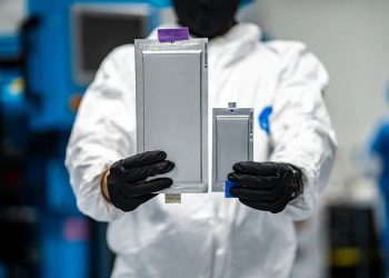 Pin thể rắn tiến tới hứa hẹn Sạc nhanh, Tuổi thọ cao, Sử dụng An toàn hơn