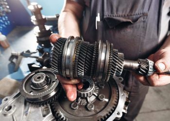 7 Dấu hiệu cho thấy hộp số ô tô của bạn bị hư hỏng
