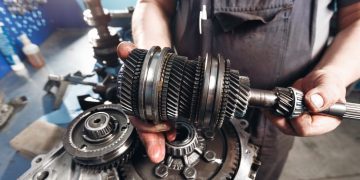 7 Dấu hiệu cho thấy hộp số ô tô của bạn bị hư hỏng