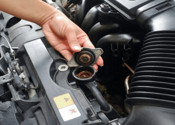 5 nguyên nhân gây ra rò rỉ chất làm mát động cơ