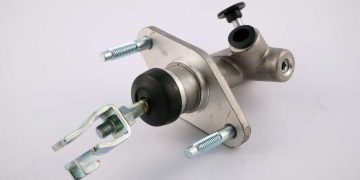 5 dấu hiệu nhận biết xi lanh chính ly hợp bị hỏng