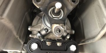 5 triệu chứng hư hỏng của ụ cao su chân hộp số