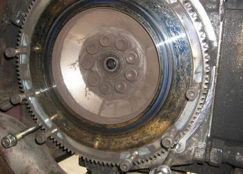 5 Triệu chứng hư hỏng của bánh đà động cơ