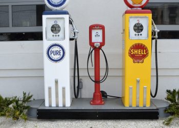 Lịch sử Phát minh ra Xăng