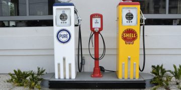 Lịch sử Phát minh ra Xăng