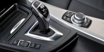 Ý nghĩa của chữ và số ở cần gạt số hộp số tự động