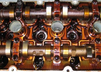 7 lý do hàng đầu khiến đèn Check Engine trên xe của bạn bật sáng