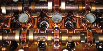 7 lý do hàng đầu khiến đèn Check Engine trên xe của bạn bật sáng