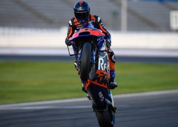 Hệ thống chống bốc đầu Anti-Wheelie mô tô hoạt động như thế nào