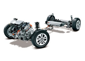 Toyota đã đúng: Chúng ta cần nhiều xe hybrid hơn và ít xe điện hơn?