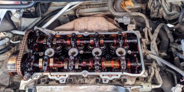 Cách ngăn chặn sự tích tụ muội than trong động cơ ô tô của bạn