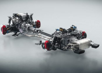 Ford: “Chúng tôi sẽ thuê ngoài sản xuất động cơ đốt trong để dồn lực cho xe điện”