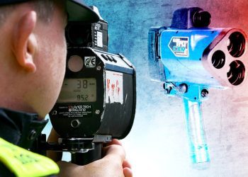 Máy bắn tốc độ laser hoạt động thế nào?