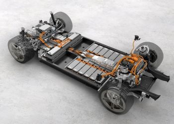 Xe Điện Có Sạch Hơn Xe Xăng? So Sánh Vòng Đời Carbon